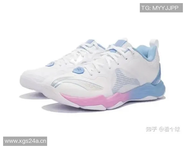 羽毛球装备选购指南：如何选择合适的球袜提升运动表现